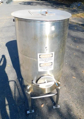 USED PERCULATOR TANK 200 GALLON