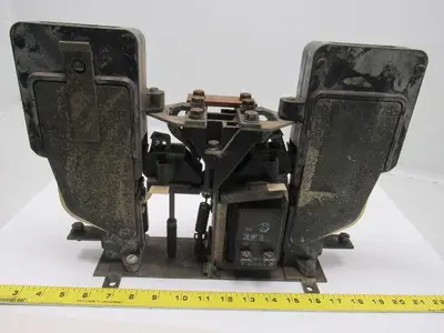 GE General Electric 5D01JJA002 DS303A DC Contactor 600V 300A 230/250VDC Coil