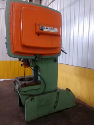 USED BLISS C60STROKE ................. 4"ADUSTMENT .............. 3"SHUT HEIGHT ............ 14.25"