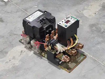 100HP Size 4 Contactor 8536SFO1876S w/ Relay 9065SP46