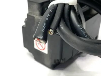 USED YASKAWA SGMAS-04A2A-FJ13