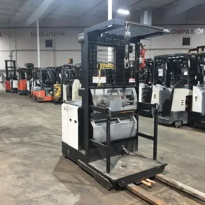 USED 2016 CROWN SP3510-30