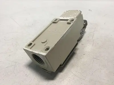 USED YAMATAKE LJA10-11A21N-004