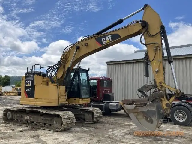 Used 2017 CATERPILLAR 325FLCR Crawler Excavators New York US | Beck Equipment #1509283