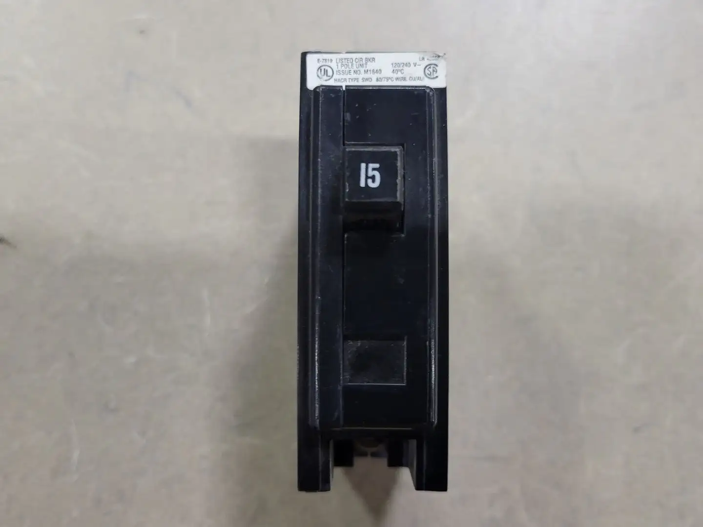 Used CUTLER-HAMMER QBHW1015 Switchgears British Columbia CA | Lenmark #242270