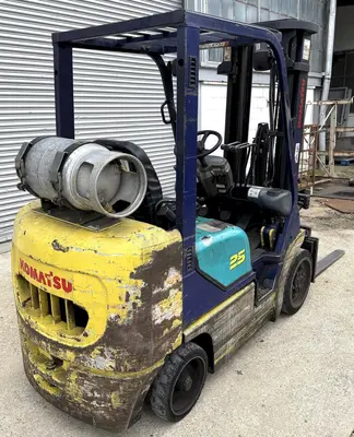 USED KOMATSU FG25ST-12
