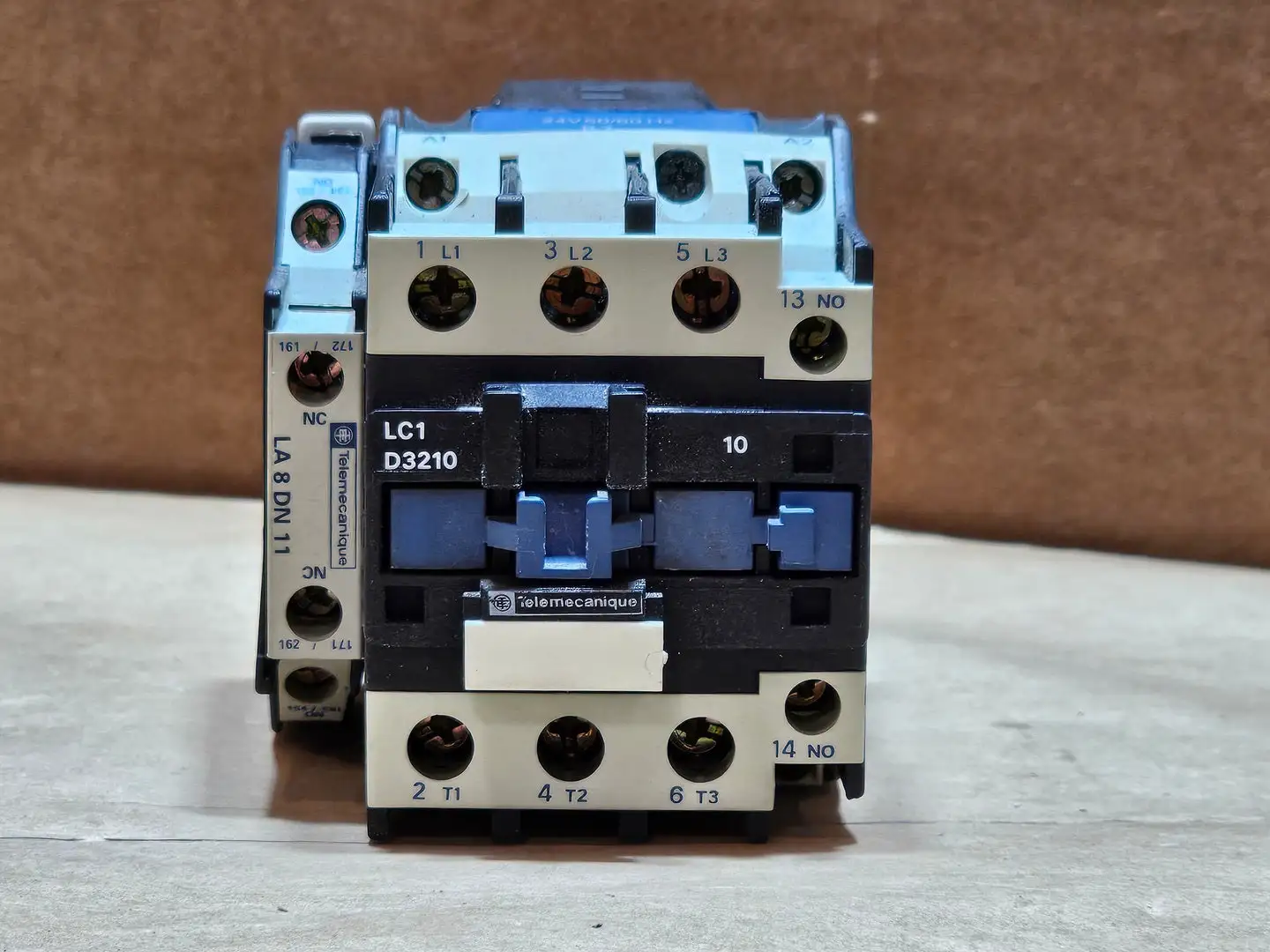Used TELEMECANIQUE LC1D3210 Switchgears British Columbia CA | Lenmark #1438535