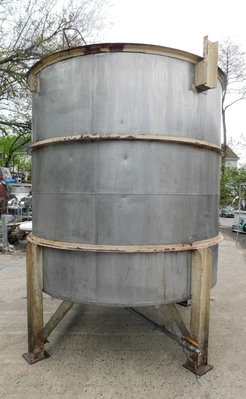 USED PERRY PRODUCTS 2000 GAL. VC