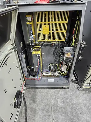 USED 2010 FANUC M-2000IA/900L