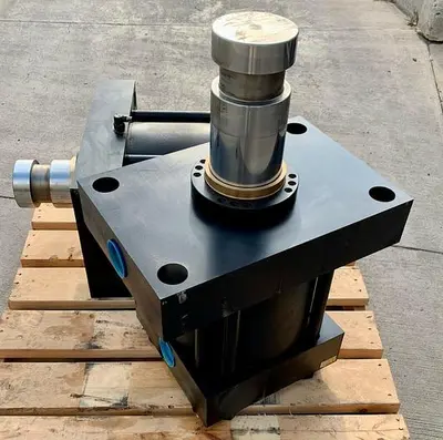 NEW YATES AMERICAN T1702