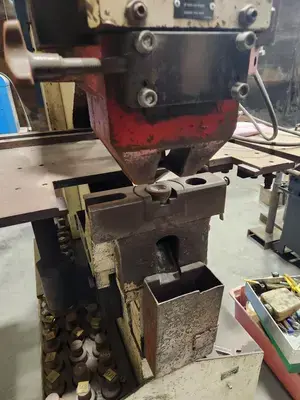 USED 2001 MUBEA HIW-1000/610