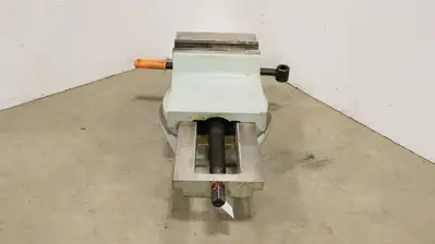 10" Milling Vise with Extra Swivel (New) - 6