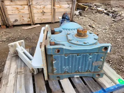 USED SEW-EURODRIVE KA127R77AM182-KS