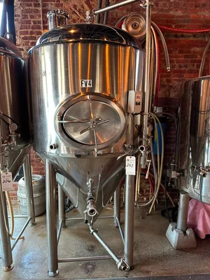 (Reduced!) Stout 7 BBL Unitank Fermenter (217 Gallon) – Insulated, Glycol Jacketed