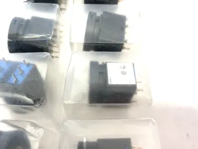 New | in-Stock IDEC Pushbutton Switch Contact Block, DPDT 22mm Gold 10-PACK Contact Blocks Michigan US | Maverick Industrial Sales #1390860