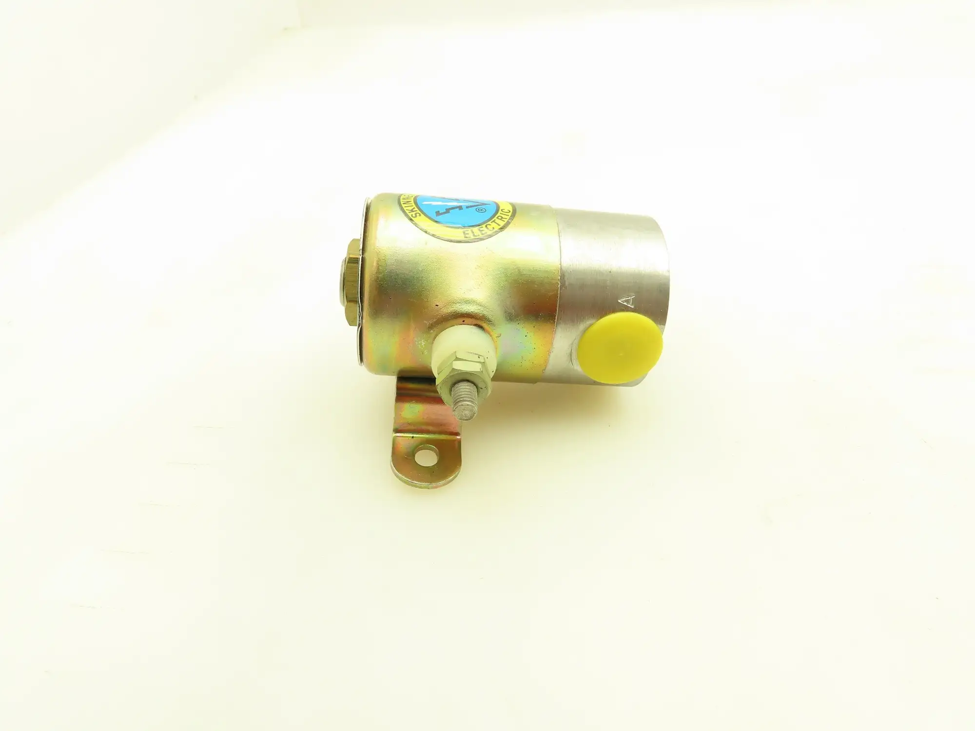 Honeywell Skinner V5C60950 Solenoid Valve 3-Way 1/4" NPT 150 PSI NC 24 VDC