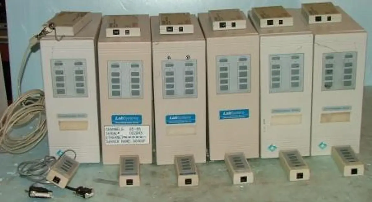USED THERMO FISHER SCIENTIFIC 55 AND 550 SERIES SPECTROPHOTOMETERS.