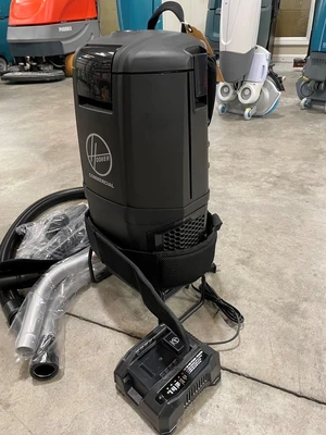 Hoover Battery Powered Vacuum with Lithium Battery and Charger CH93619 NEW