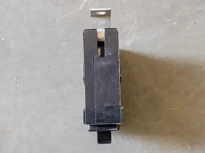 USED CUTLER-HAMMER BAB1015
