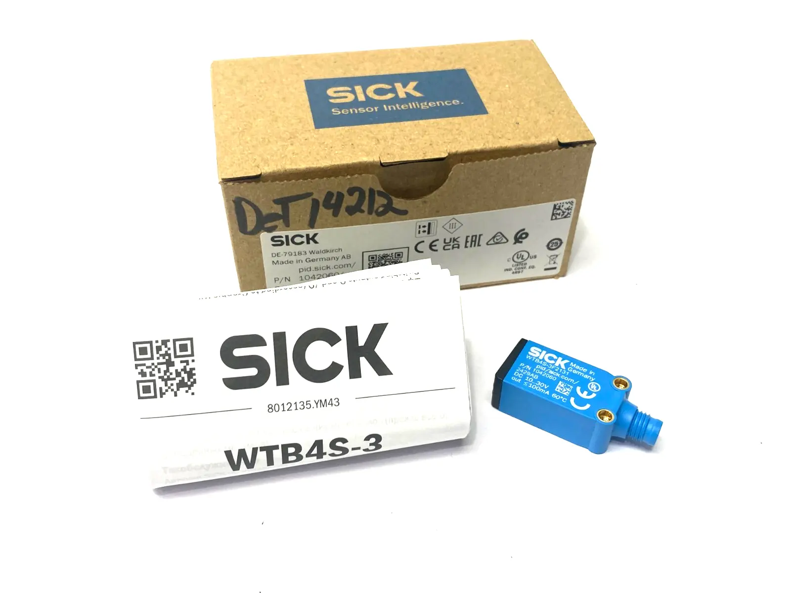 NEW SICK MINIATURE PHOTOELECTRIC SENSOR 10-30VDC