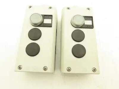 Moeller 60947 3-Hole PB Box IEC IP67 1 Lighted Pushbutton 1NO Contact Lot of 2