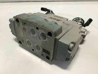 USED YUKEN DSHG-04-3C23-E-D24-5165