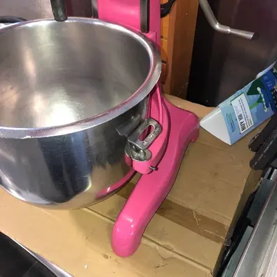 HOBART A 200 20 QT Mixer Includes Guard, Bowl & Pattle Hook & Whip 115VHOBART A 200 20 QT Mixer Includes Guard, Bowl & Pattle Hook & Whip 115V