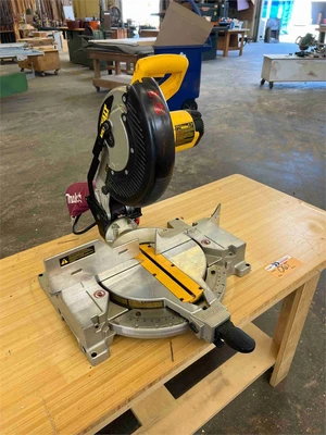 Used DEWALT DW713 Miter Saws California US | MachineryMax #1390474