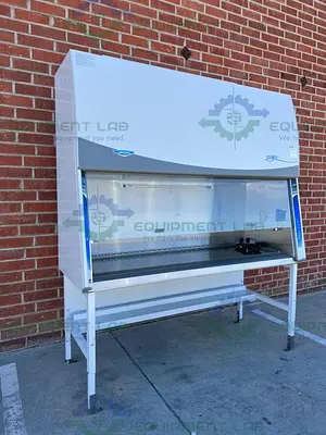 USED LABCONCO 302611100 CLASS II TYPE A2 LOGIC + BIOLOGICAL SAFETY CABINET 6 FT, 115V