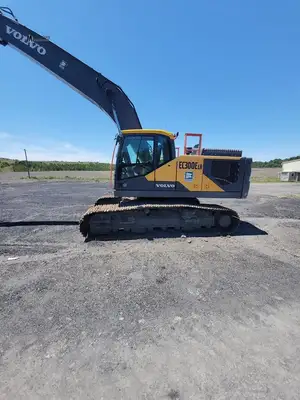Used 2023 VOLVO EC300E LR Crawler Excavators Tennessee US | Moore Equipment #1517326