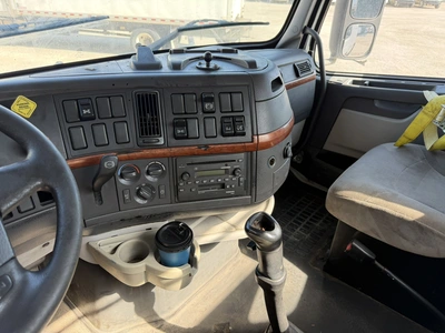 Used 2006 VOLVO VNM Conventional trucks Indiana US | Miedema Asset Management Group #1414501