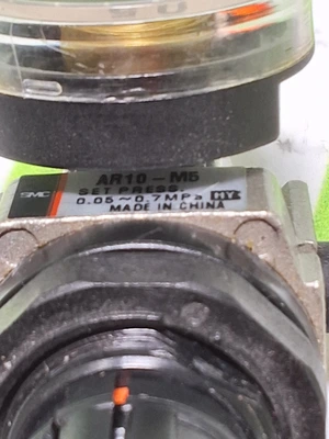 SMC AR10-M5 PNEUMATIC REGULATOR