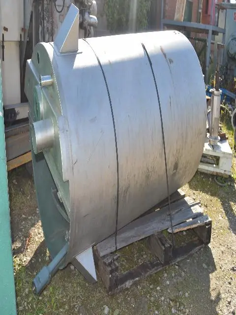 900L S/S Enclosed Mixing Tank