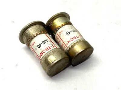 USED COOPER BUSSMANN T-TRON FAST-ACTING FUSE CLASS T 600VAC 40A LOT OF 2