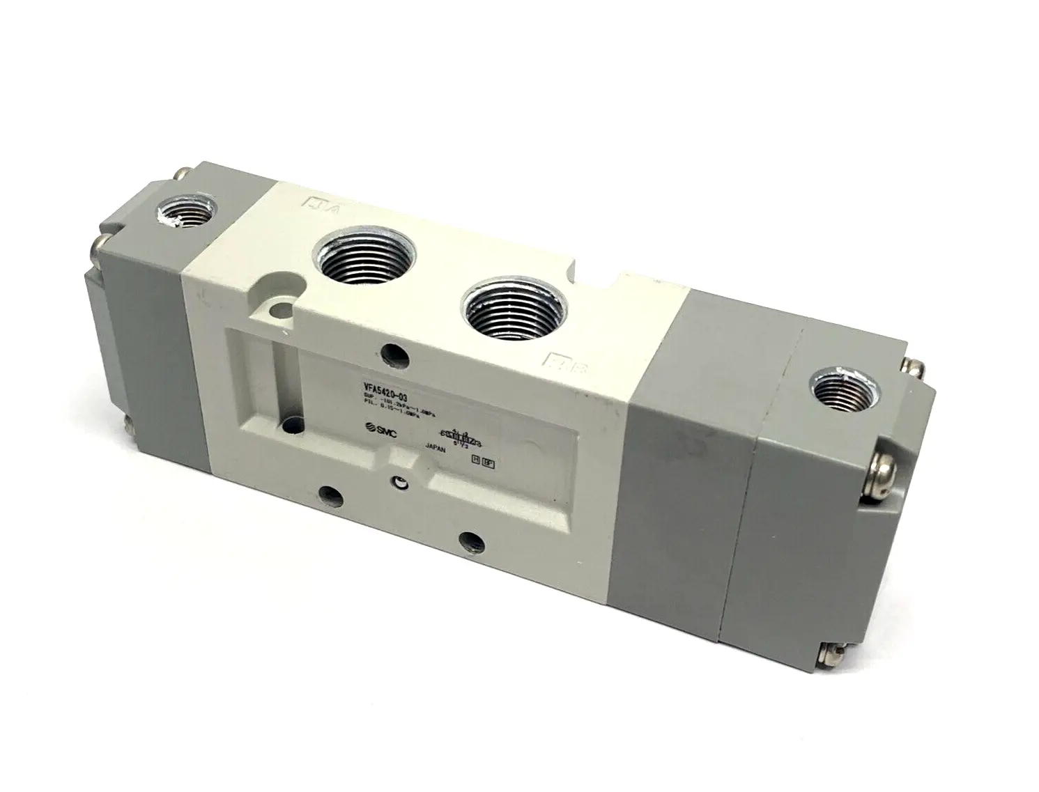 VFA5420-03 | SMC  Pneumatic Valve 3-Position 3/8" Ports - Used