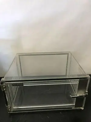 TERRA UNIVERSAL 23''x17''x12'' DESICCATOR