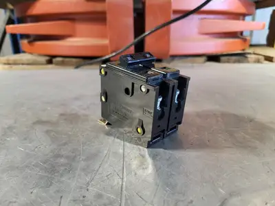 NEW CUTLER-HAMMER BAB2020H