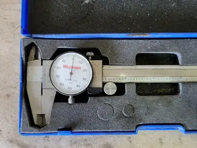 0-1" Outside Digital Micrometer 5LD47 and 0-6" Caliper 5LD57