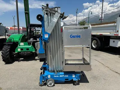 USED 2020 GENIE AWP-30S