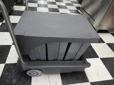 New | in-Stock Follett New Follett 00112771 Mobile 75lb Ice Caddy - Plastic, Gray Restaurant Storage Containers Illinois US | Falcon Restaurant Supply #1376492