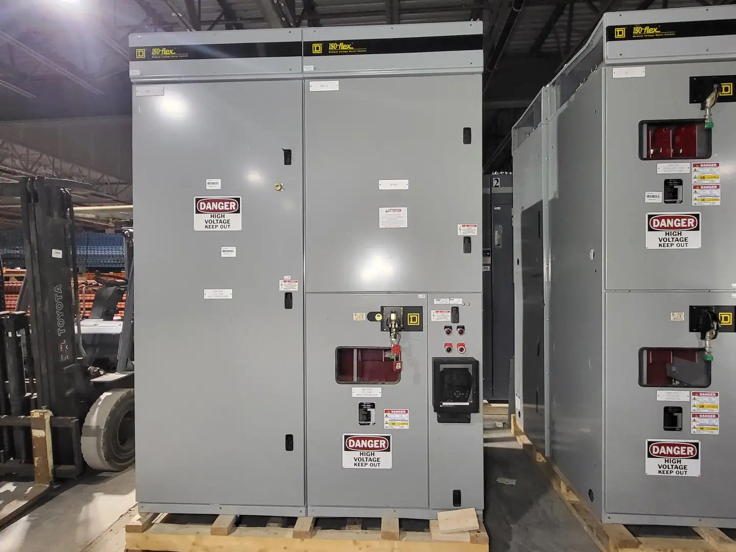 USED 2002 SQUARE D NG44D