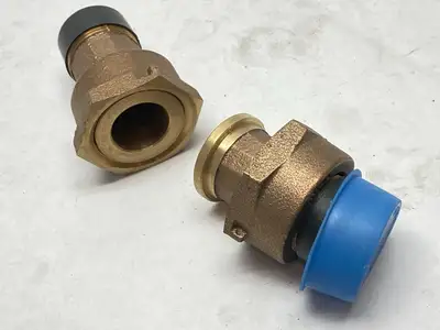 USED CARLON WATER METER 1" NPT
