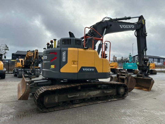 USED 2023 Volvo ECR235E