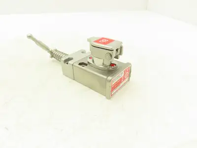 Allen Bradley 440T-MSALE10BB Guardmaster Trapped Key Interlock Switch No Key