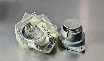 GE CR2940UA200A OILTIGHT PUSHBUTTON. Loc4C22