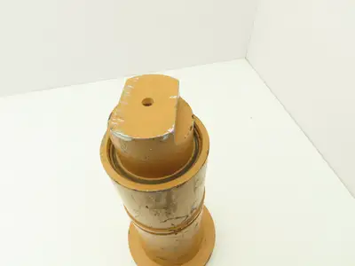 D36642 Grease Cylinder 2-3/8" Shaft 5-1/2" Base 8" Stroke Track Tensioner