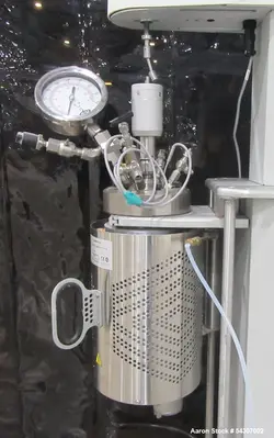 Used Parr Model 4526 Bench Top Reactor 2L 1900 PSI with 4848 Controller