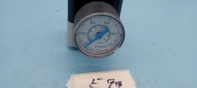 NEW Festo FESTO LRP-1/4-0.7 159500 Control Valve + GAUGE 161126