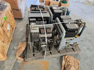 Used _UNKNOWN_ _UNKNOWN_ Circuit Breakers Indiana US | Myron Bowling Auctioneers Inc #1503989