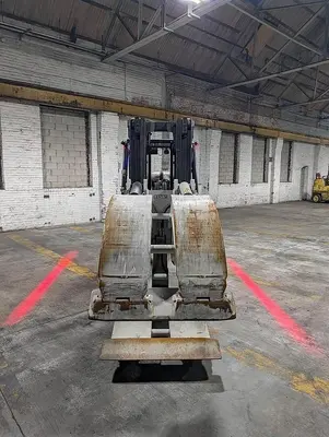 12,000 POUND YALE GLC120VX FORKLIFT TRUCK WITH 84" CASCADE PAPER CLAMP